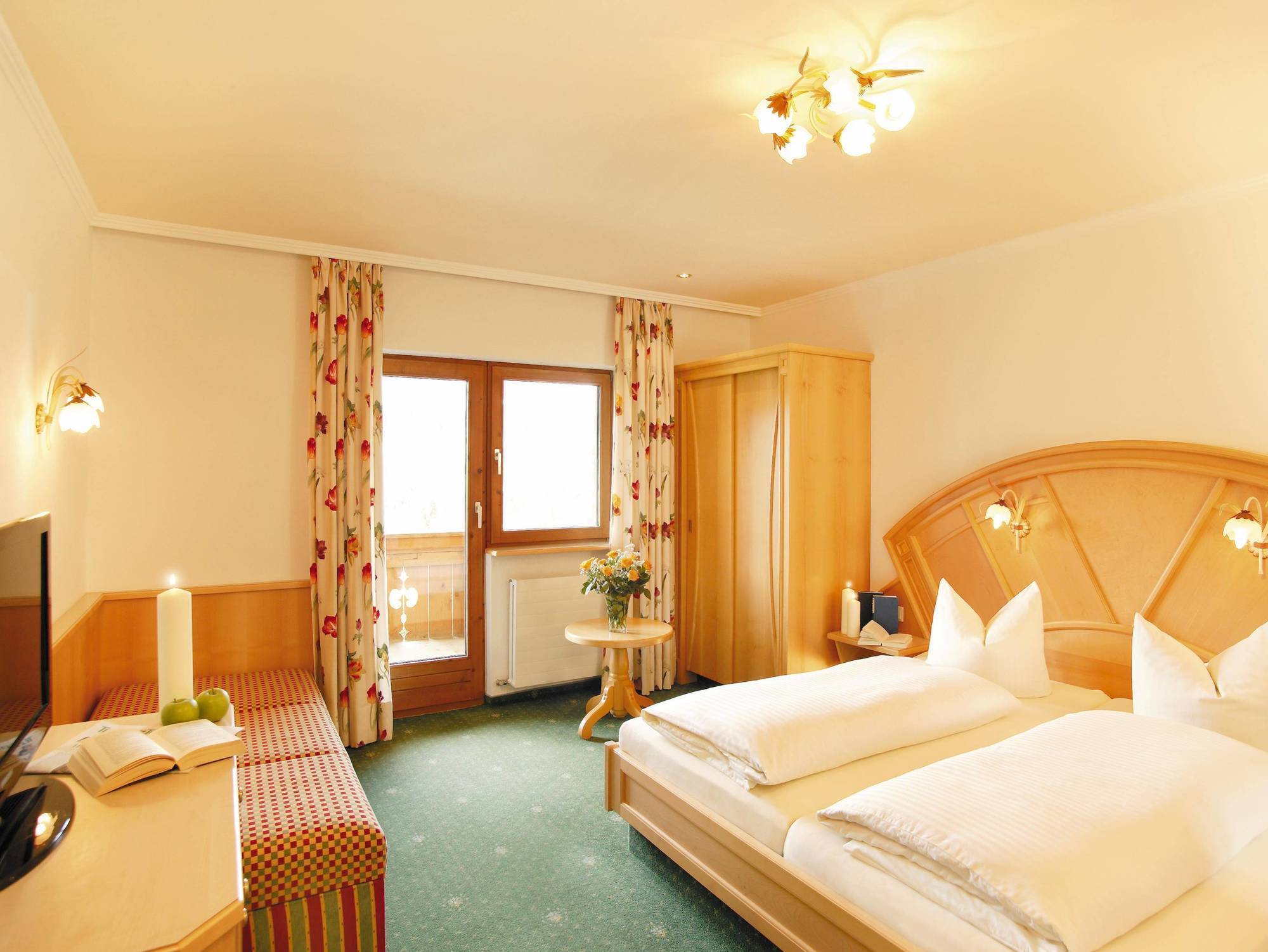 Apparthotel Talhof, Restaurant, Pool Und Spa Oberau Exteriör bild